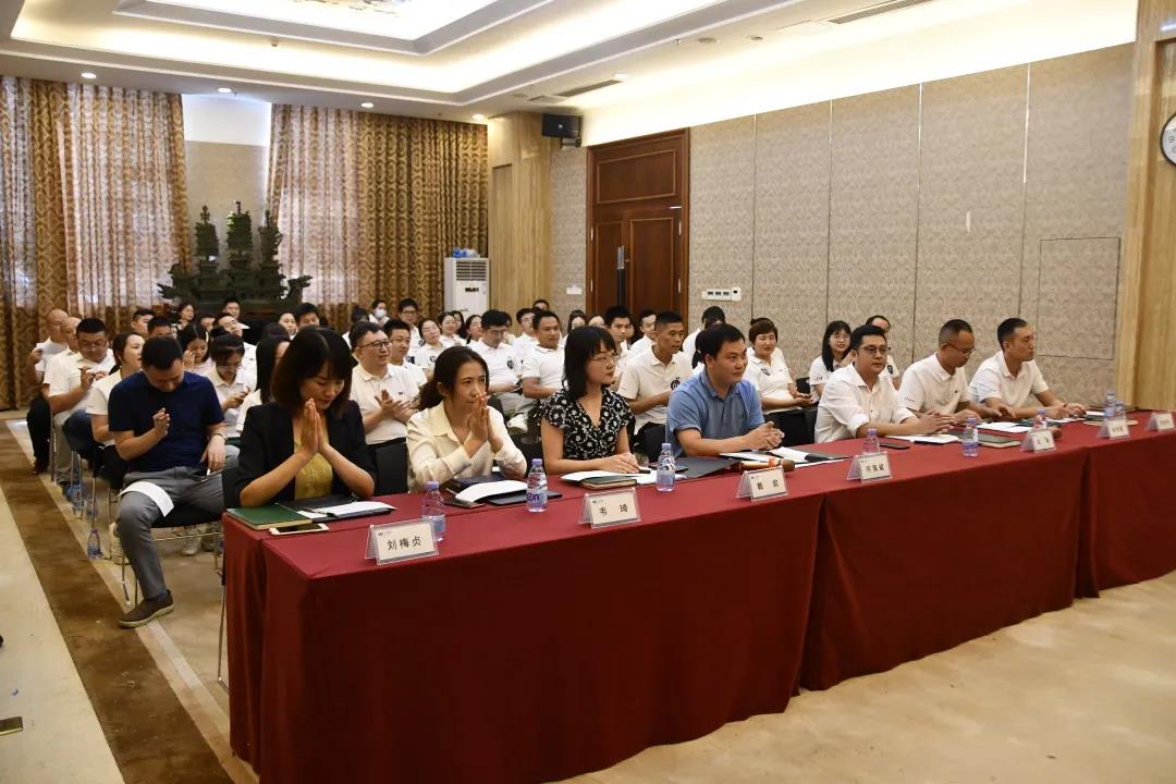 第四屆“華美杯-超級演說家”—朗讀（dú）者專題（tí）演講比賽圓滿落幕